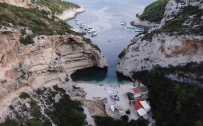 Place to visit: Stiniva Bay on Vis island
